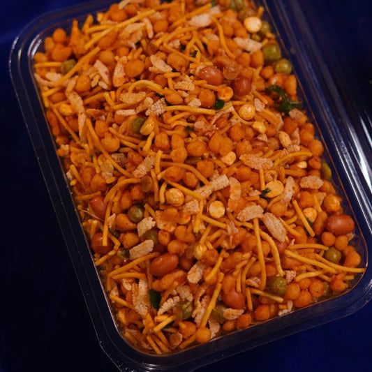Khara Mixture – a spicy and crunchy South Indian snack made with sev, boondi, and fried lentils, available fresh at Estaa Sweets in Bangalore